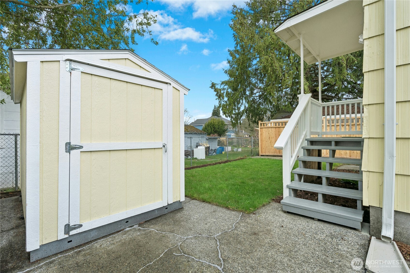 9052 12th Avenue NW, Seattle, WA 98117