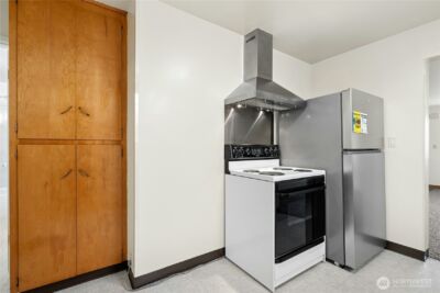 9052 12th Avenue NW, Seattle, WA 98117 - Photo 10