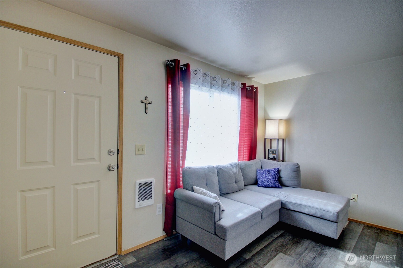 811 S Laventure Road #C, Mount Vernon, WA 98274