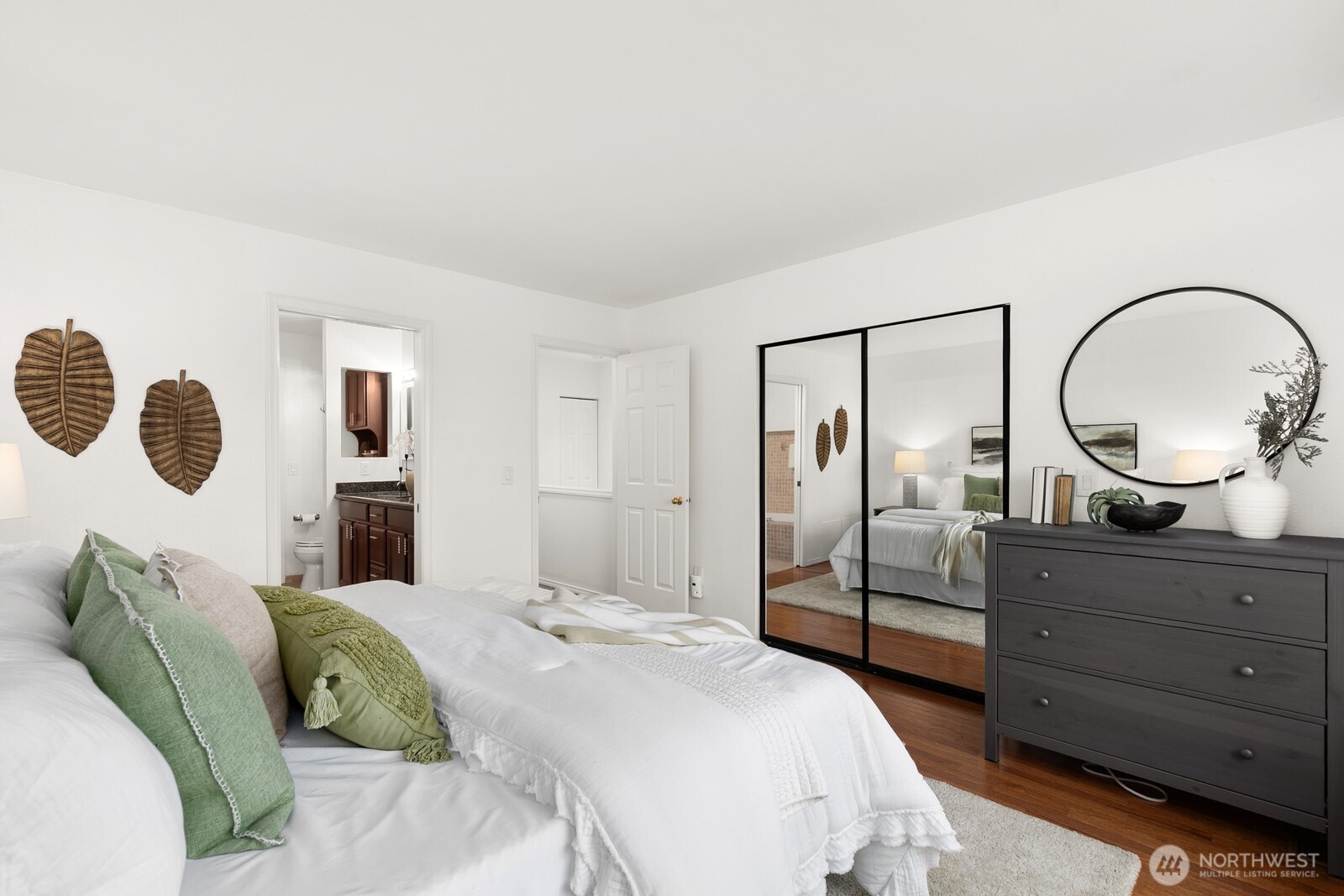 3835 25th Avenue W, Seattle, WA 98199