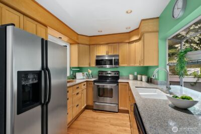 3835 25th Avenue W, Seattle, WA 98199 - Photo 10