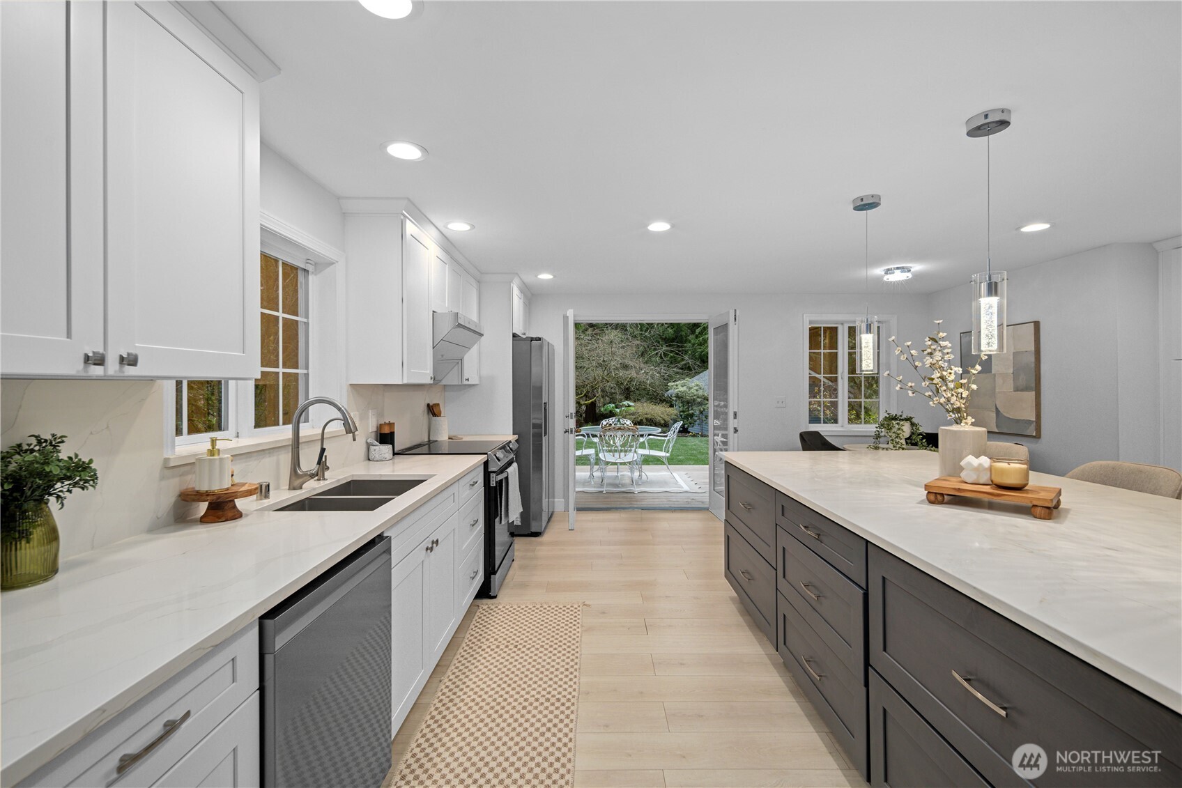 1626 W Beaver Lake Drive SE, Sammamish, WA 98075