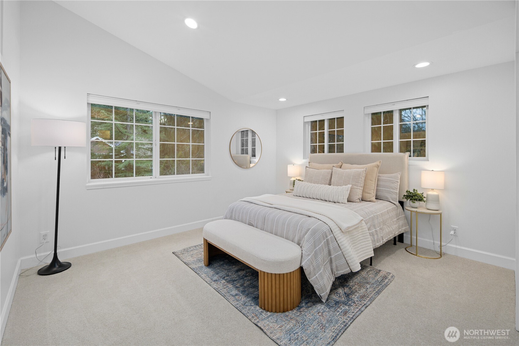 1626 W Beaver Lake Drive SE, Sammamish, WA 98075