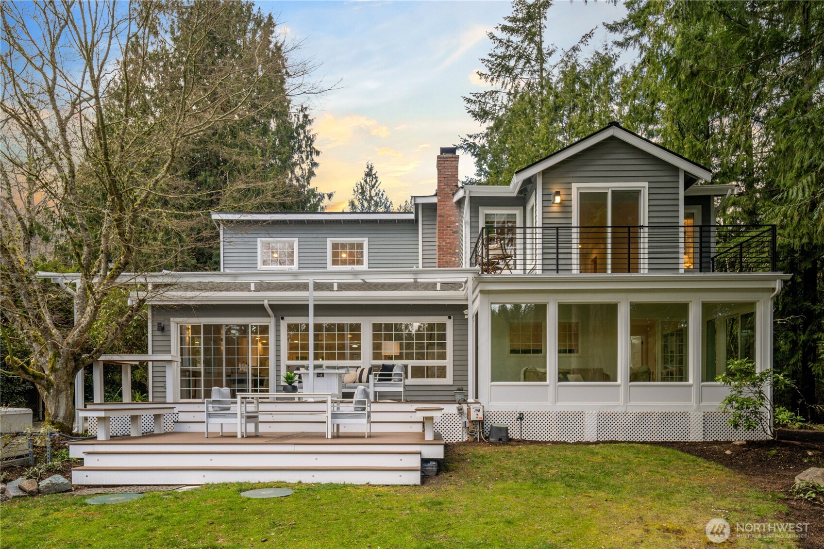 1626 W Beaver Lake Drive SE, Sammamish, WA 98075