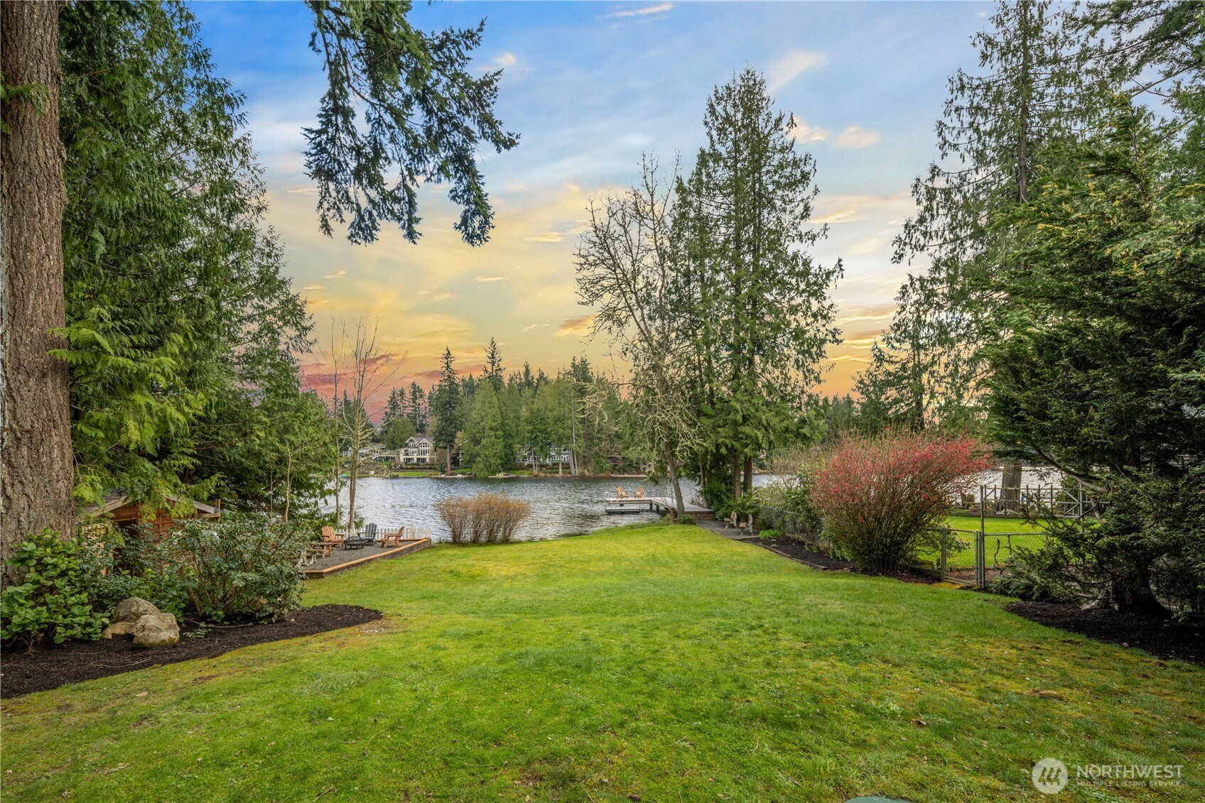 1626 W Beaver Lake Drive SE, Sammamish, WA 98075