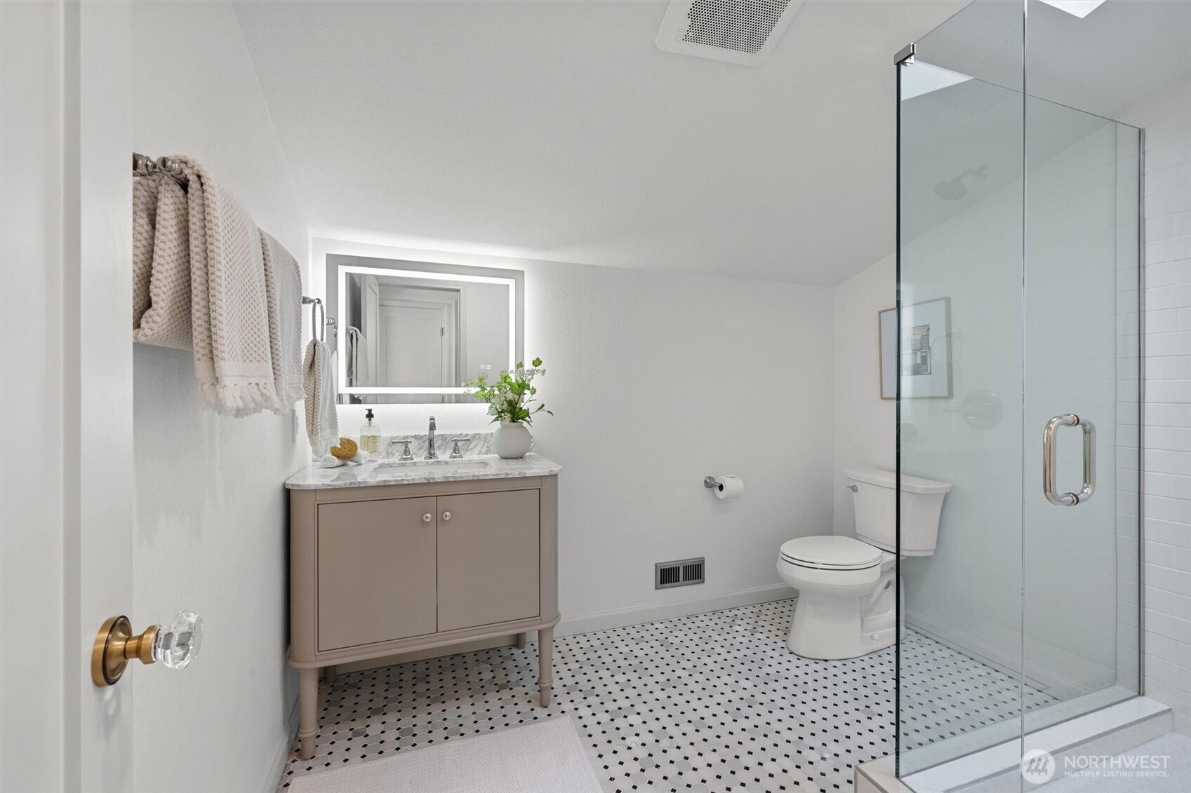 3020 17th Avenue S, Seattle, WA 98144