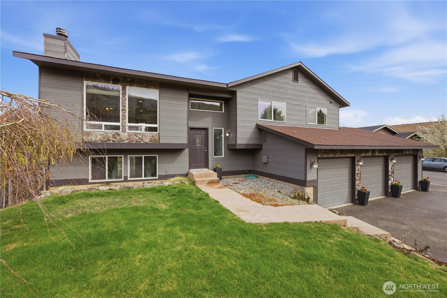 109 Nelmida Lane , Chelan, WA 98816
