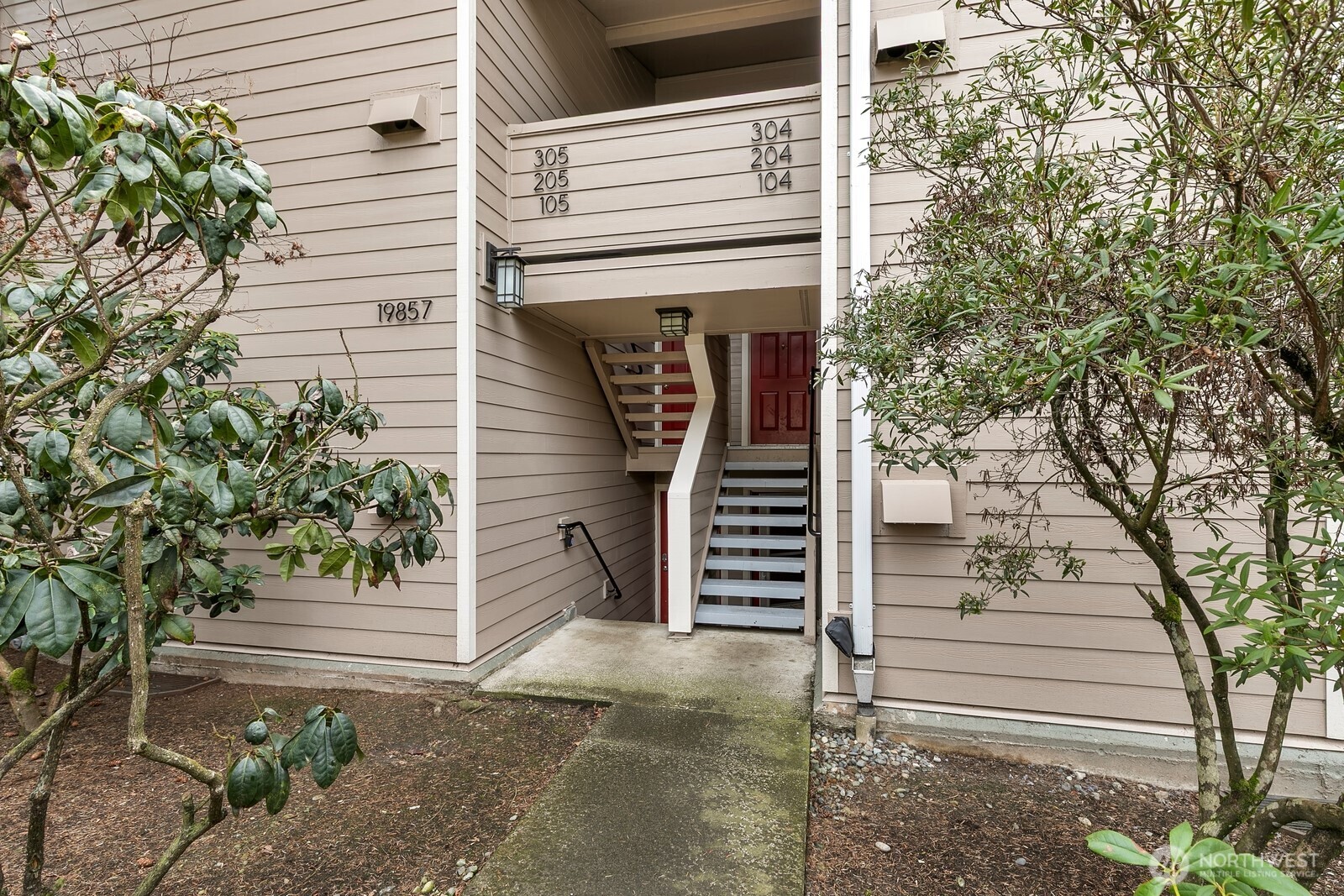 19857 25th Avenue NE #105, Shoreline, WA 98155