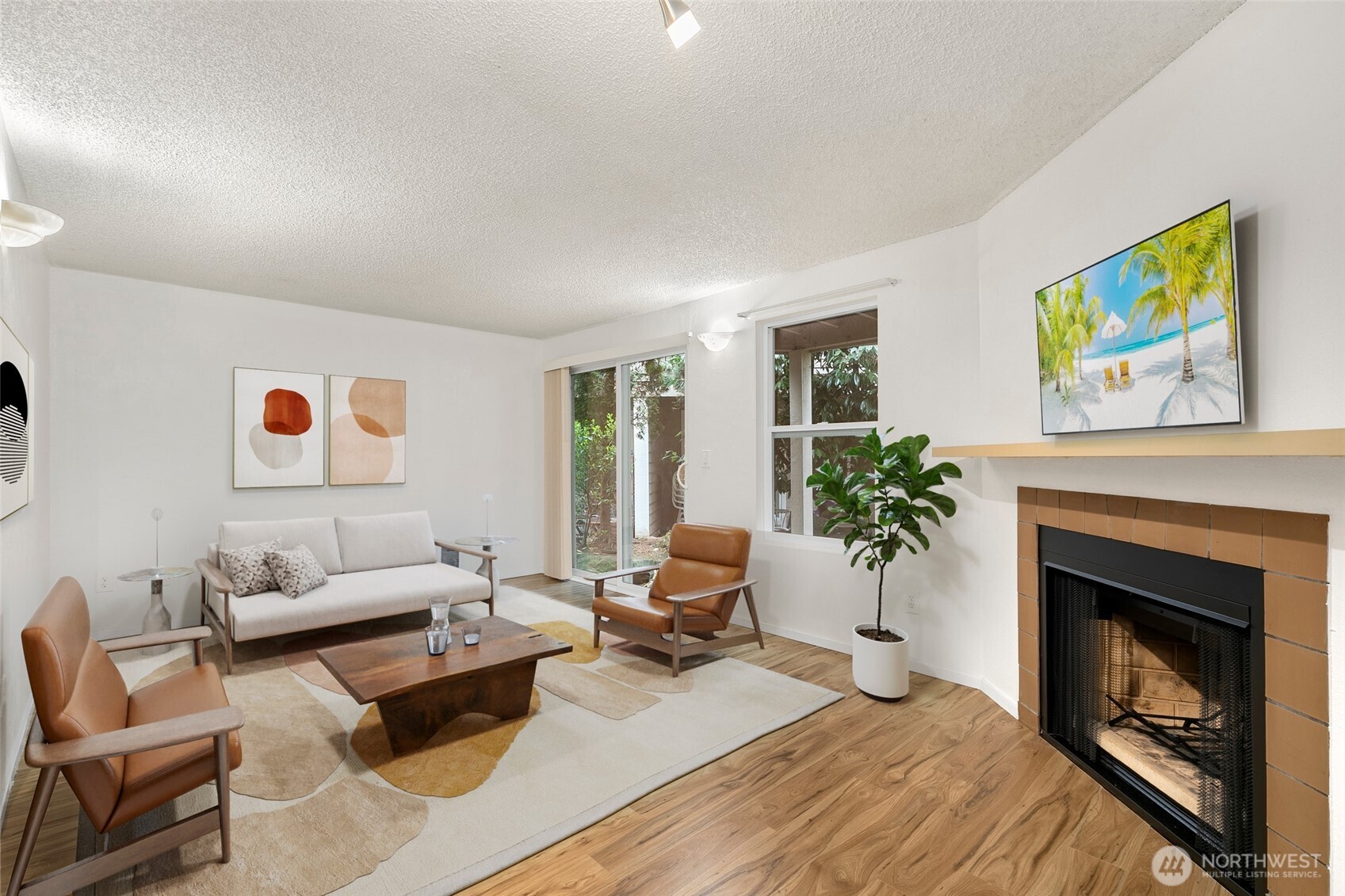 19857 25th Avenue NE #105, Shoreline, WA 98155