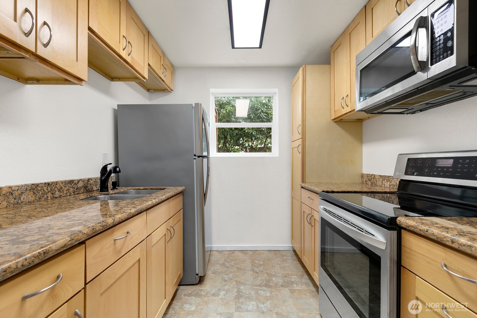 19857 25th Avenue NE #105, Shoreline, WA 98155