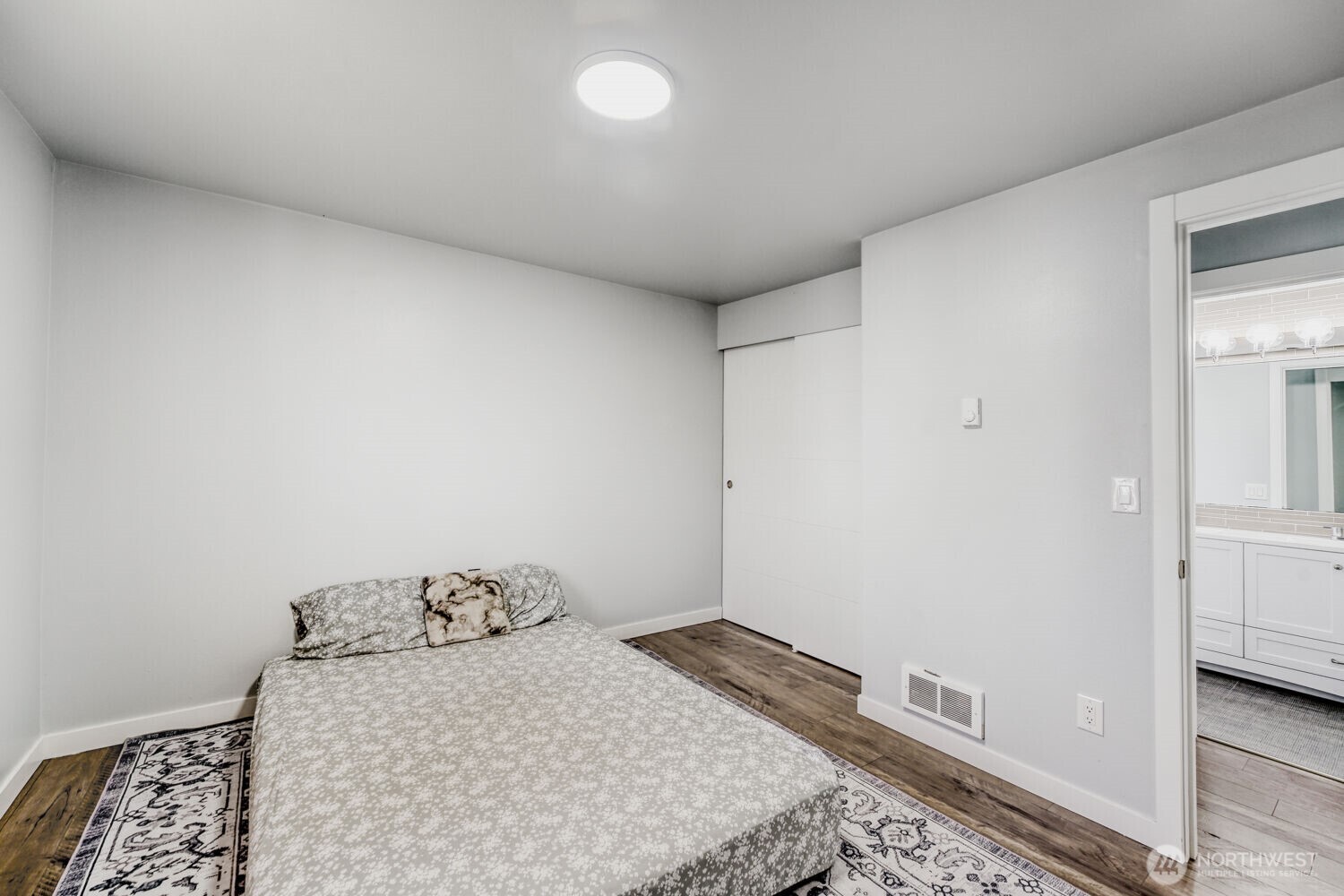 217 Tacoma Blvd S , Pacific, WA 98047