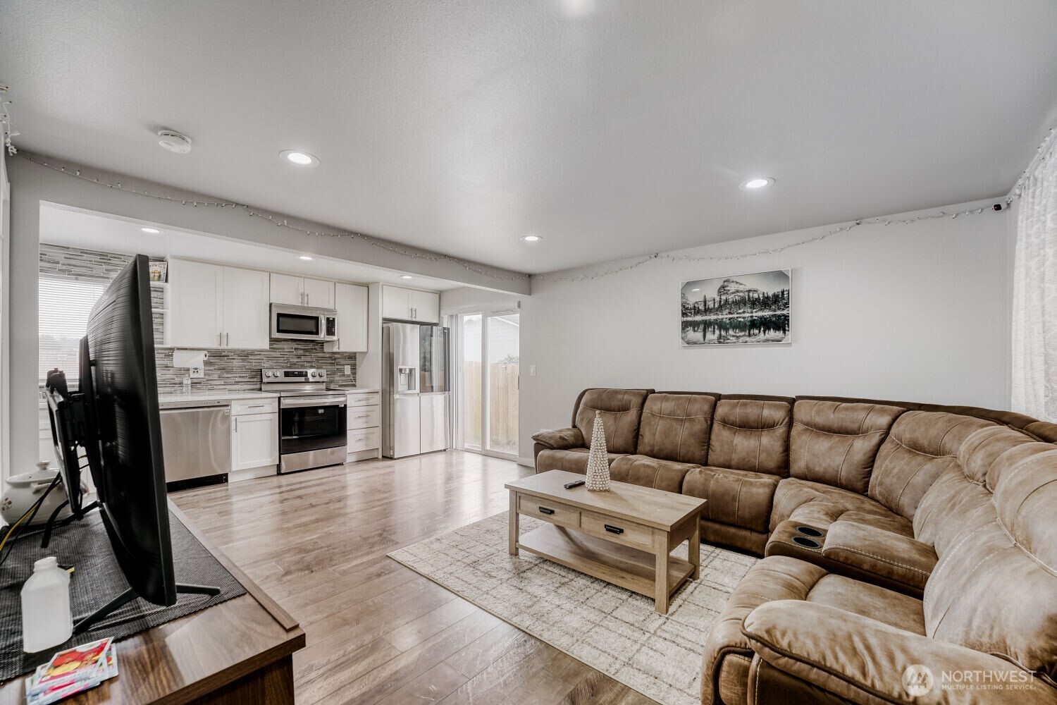 217 Tacoma Blvd S , Pacific, WA 98047