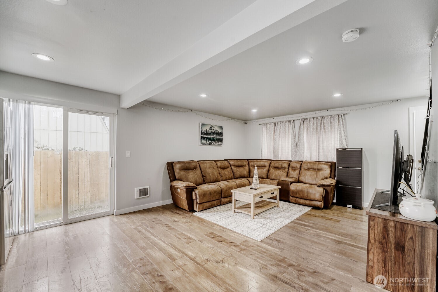 217 Tacoma Blvd S , Pacific, WA 98047