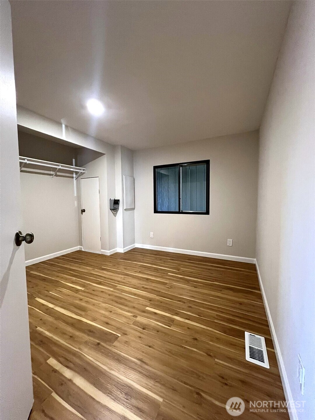 9900 Blomberg Street SW #8, Olympia, WA 98512-9192