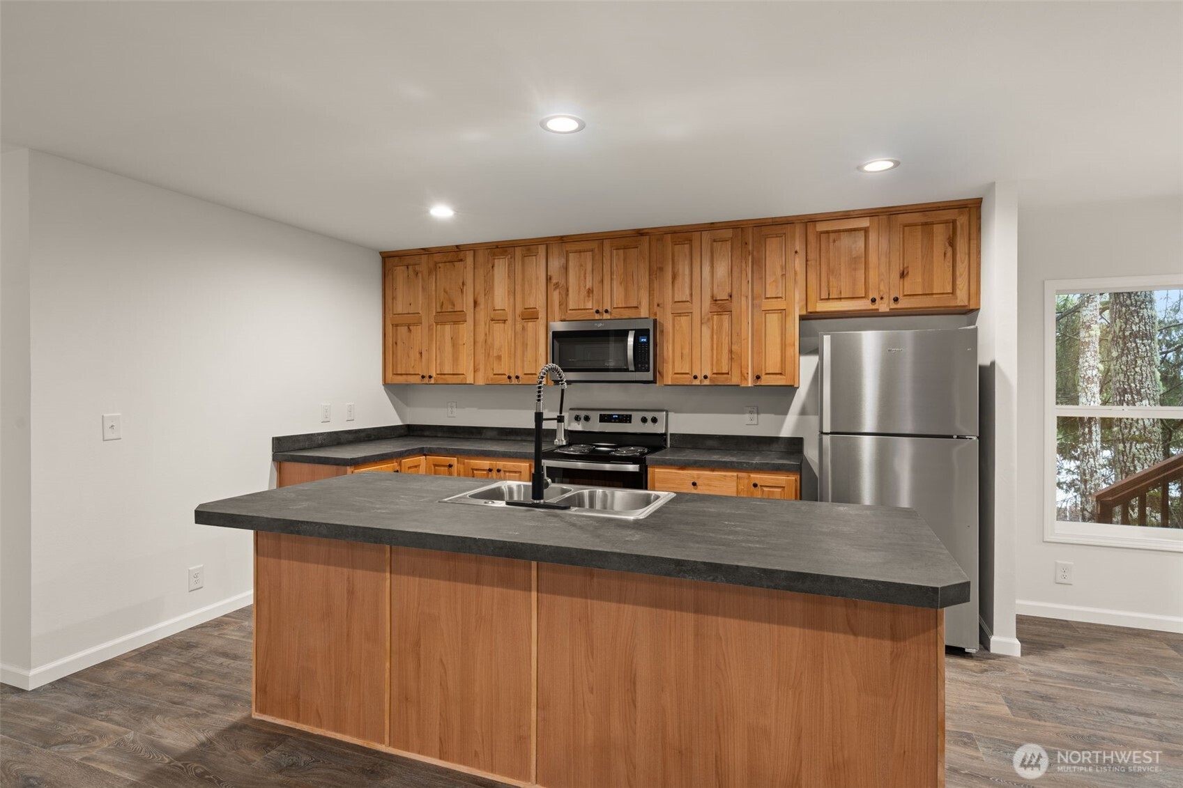 175 Boyd Rd , White Pass, WA 98377