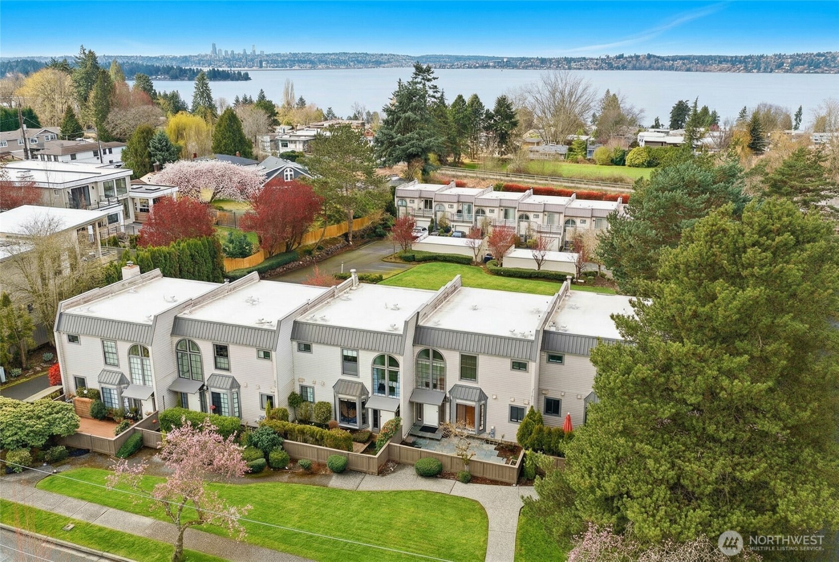 6527 106th Avenue NE #10, Kirkland, WA 98033