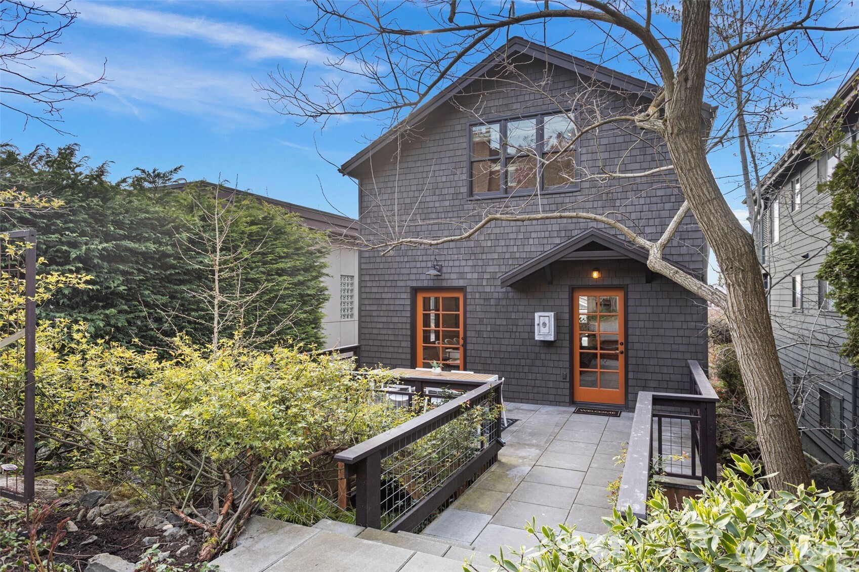 1524 10th Avenue W, Seattle, WA 98119