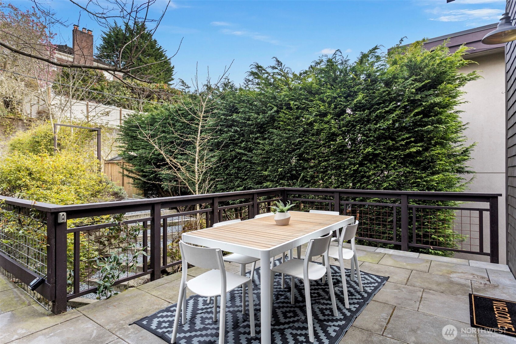 1524 10th Avenue W, Seattle, WA 98119