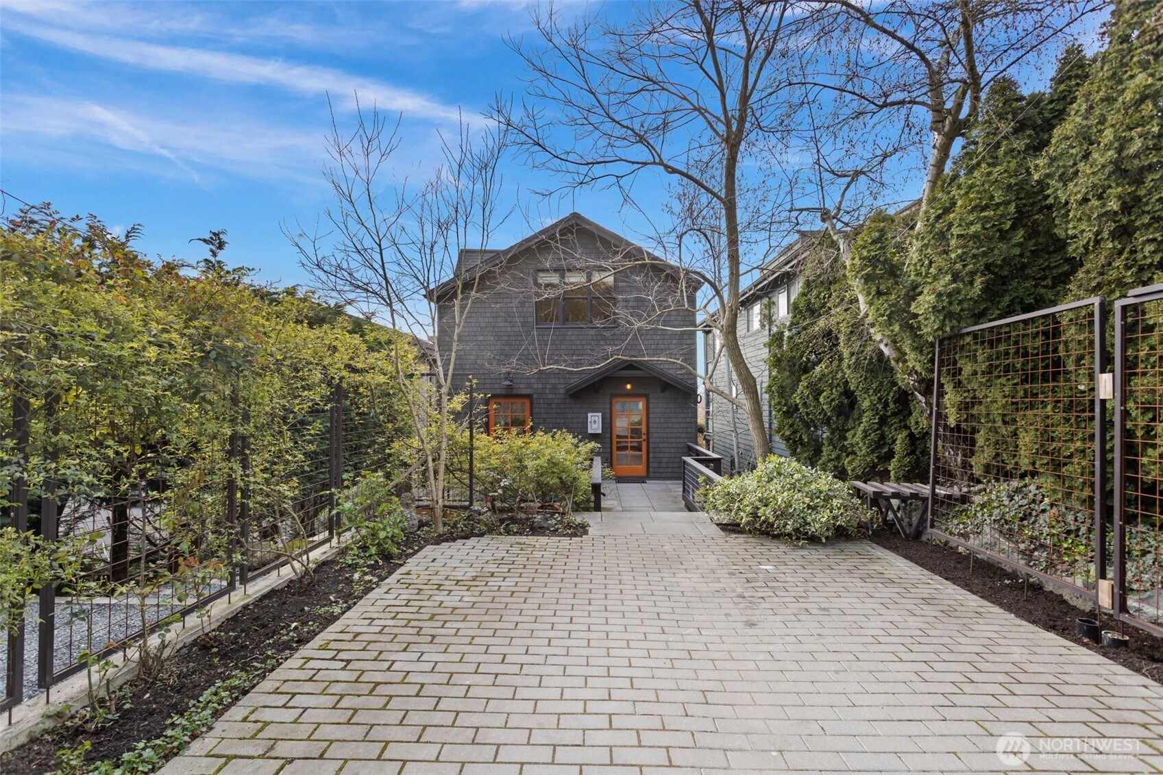 1524 10th Avenue W, Seattle, WA 98119