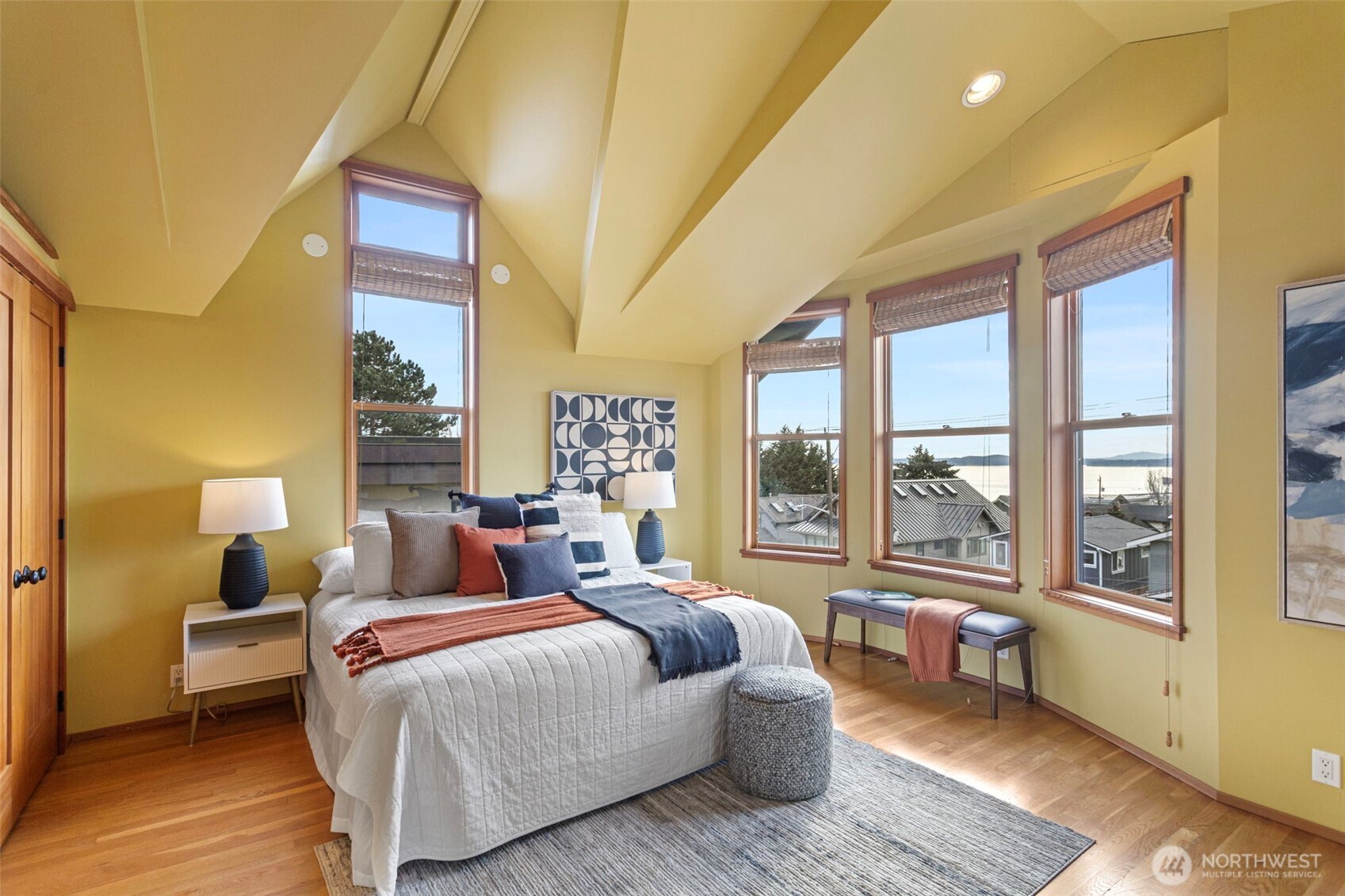 1524 10th Avenue W, Seattle, WA 98119