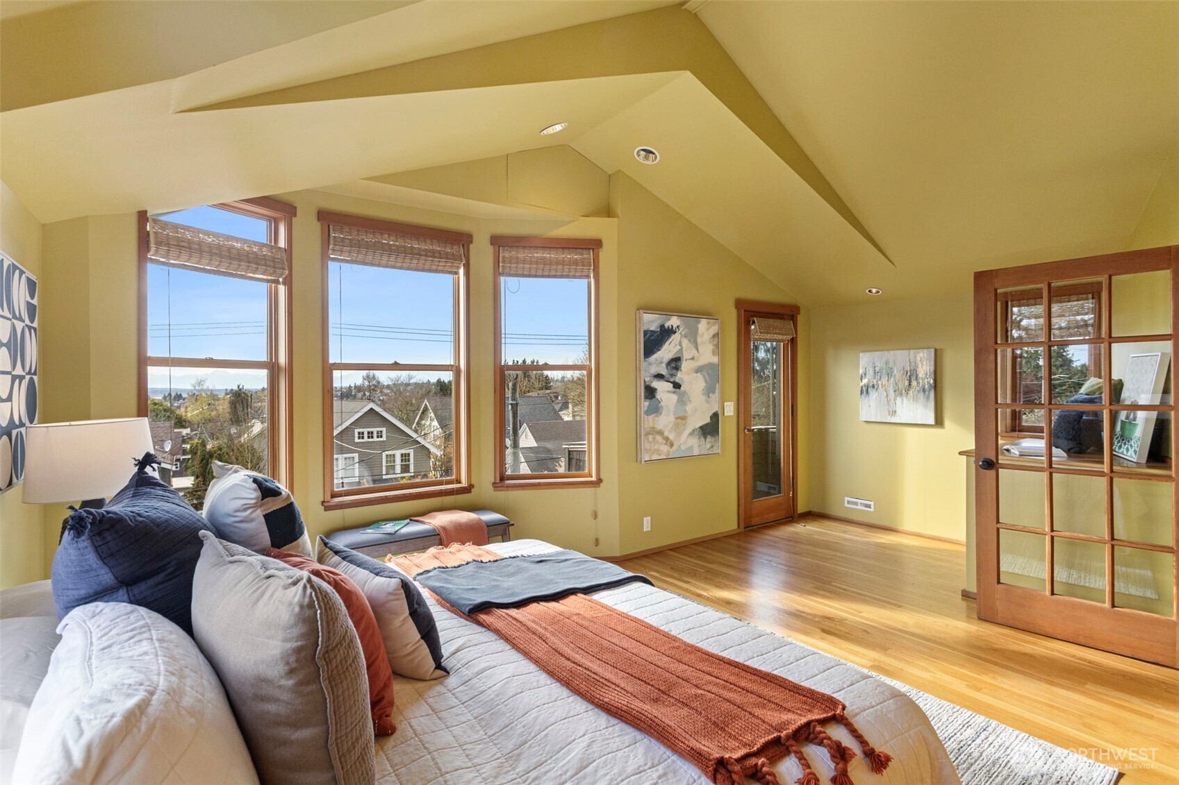 1524 10th Avenue W, Seattle, WA 98119