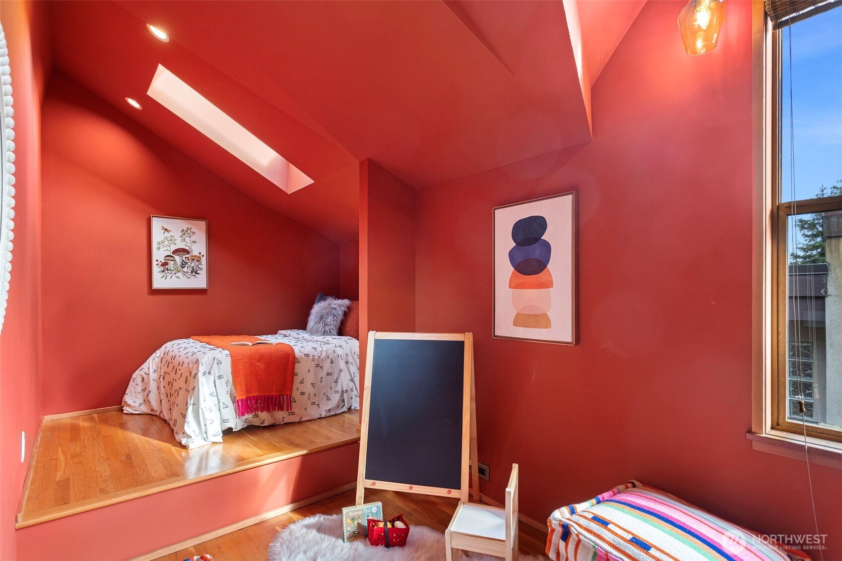 1524 10th Avenue W, Seattle, WA 98119