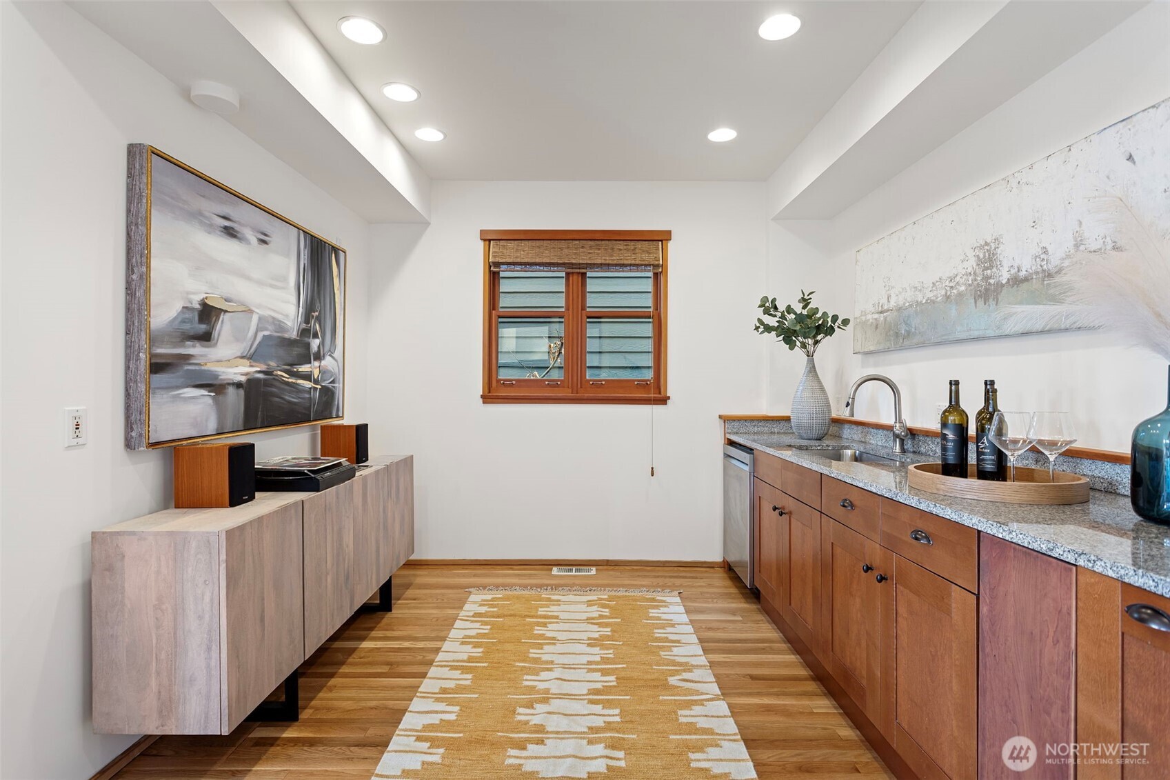 1524 10th Avenue W, Seattle, WA 98119