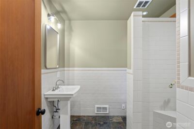 1524 10th Avenue W, Seattle, WA 98119 - Photo 27