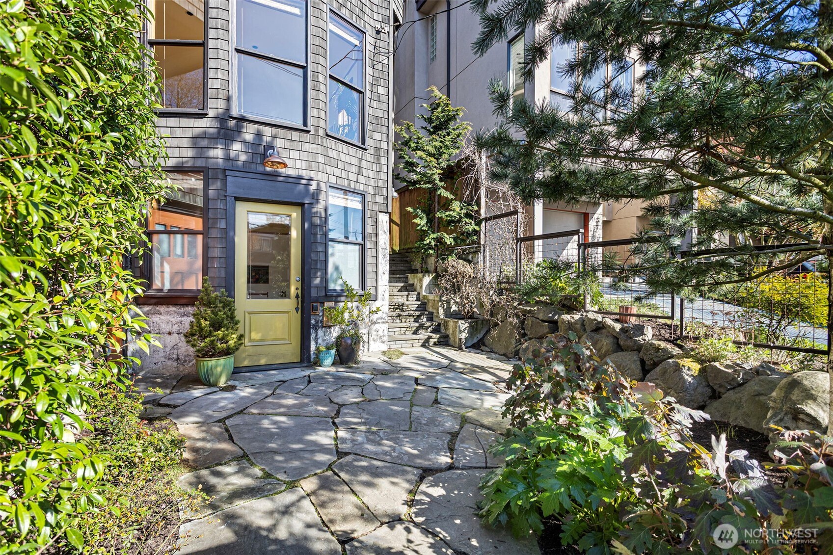 1524 10th Avenue W, Seattle, WA 98119