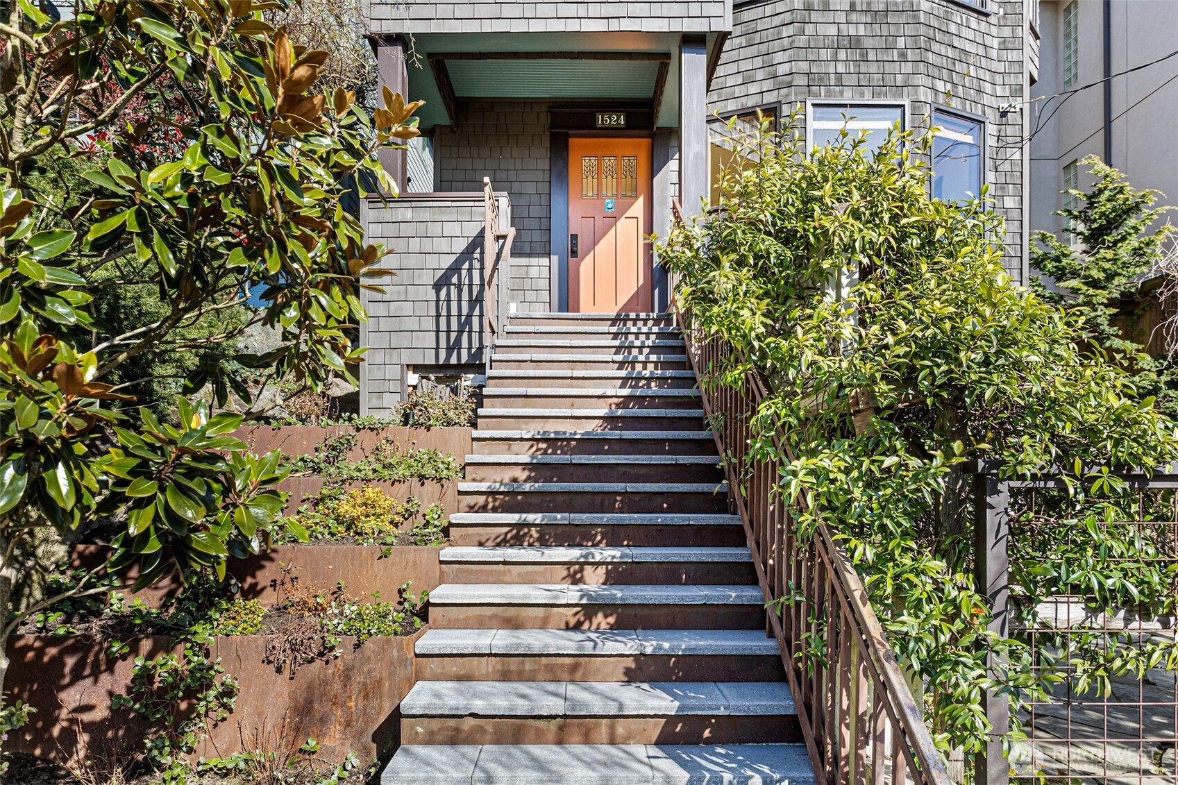 1524 10th Avenue W, Seattle, WA 98119