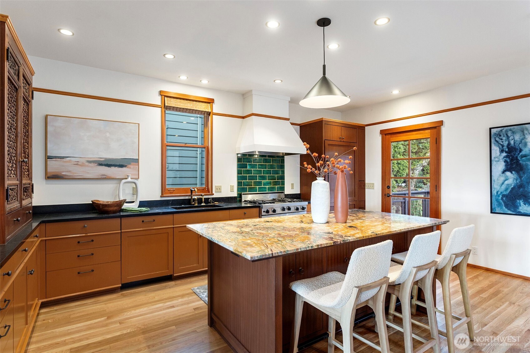 1524 10th Avenue W, Seattle, WA 98119