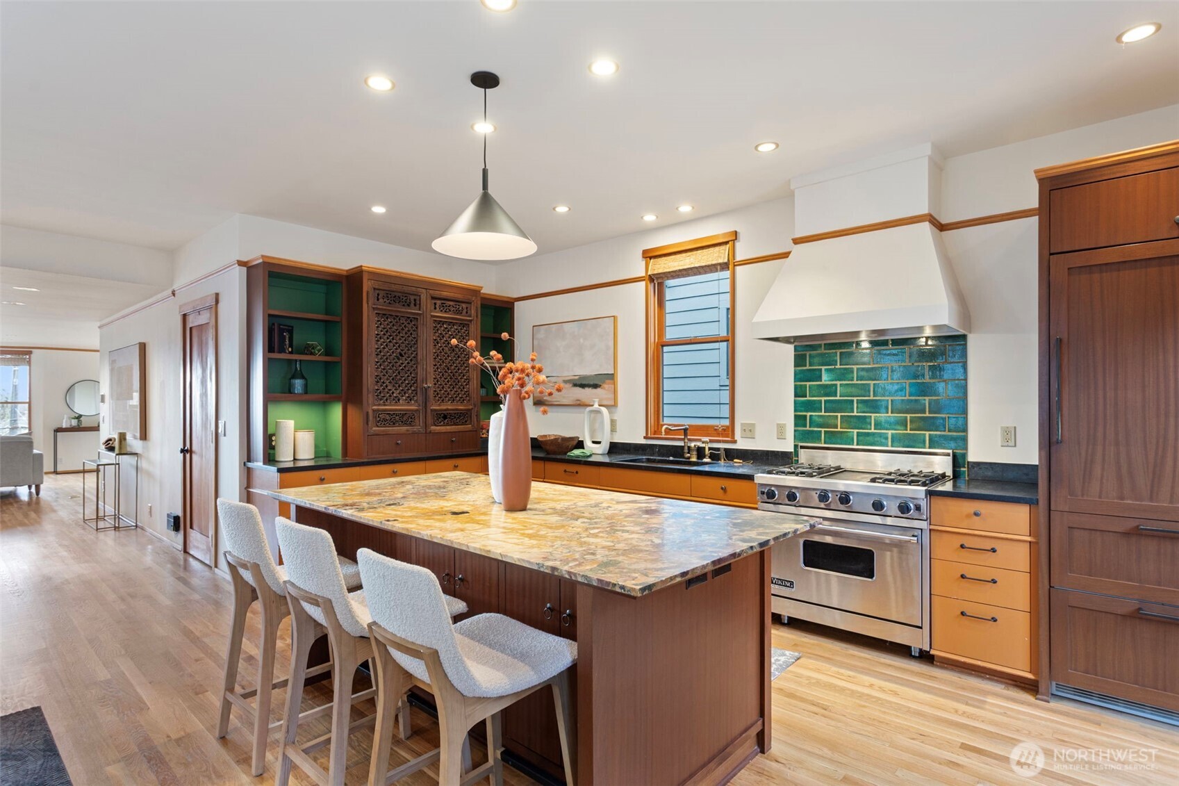 1524 10th Avenue W, Seattle, WA 98119