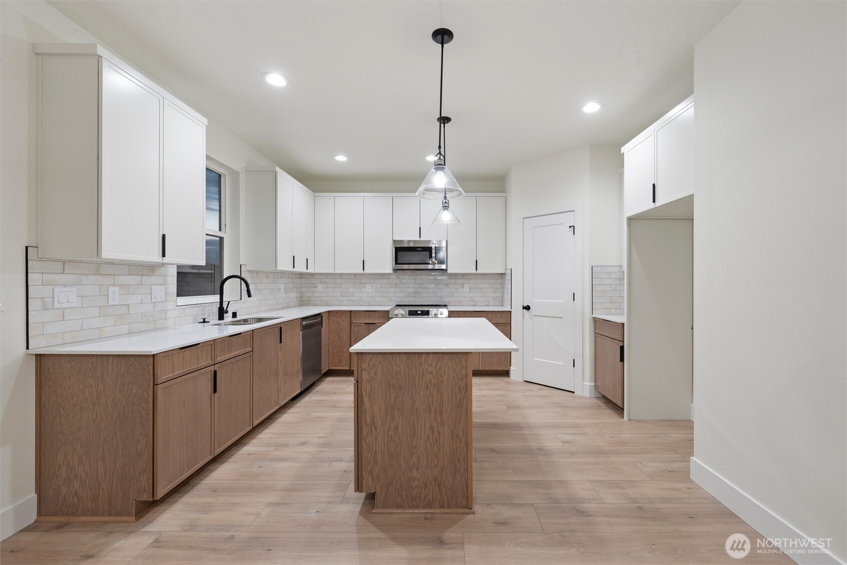 744 N WIDGEON Street , Moses Lake, WA 98837