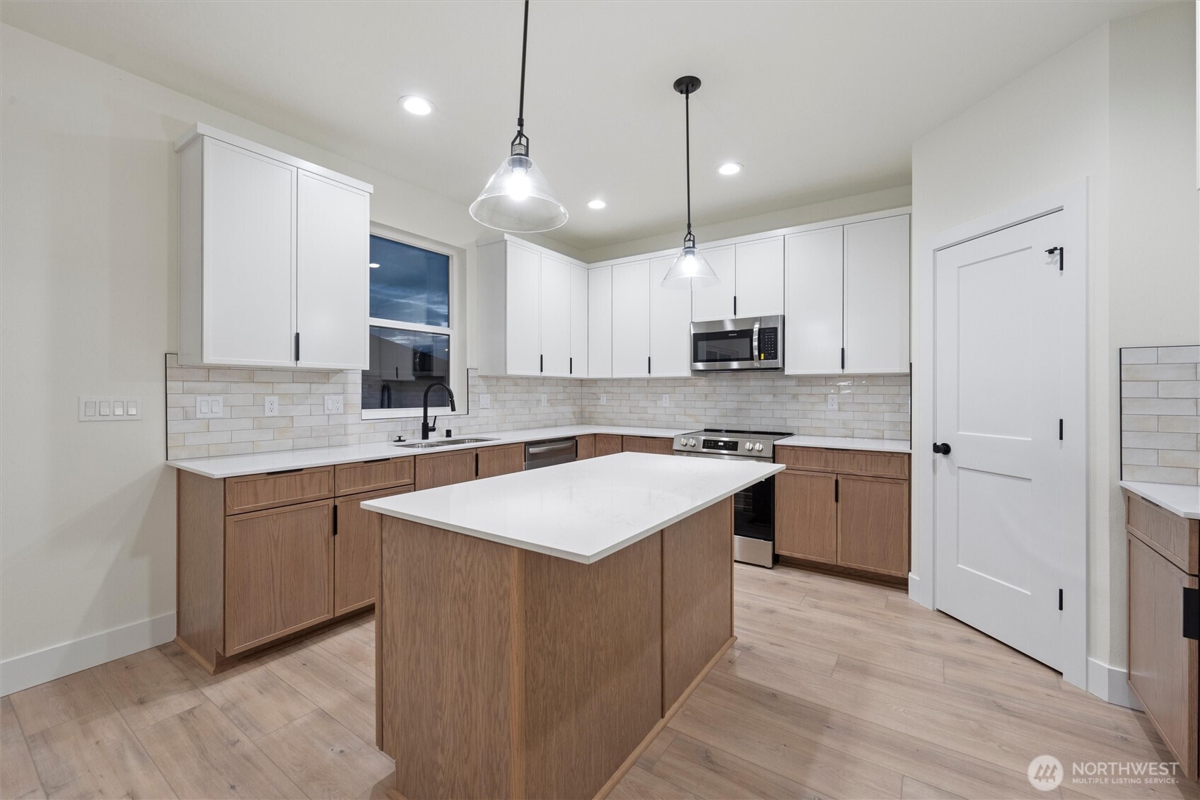 744 N WIDGEON Street , Moses Lake, WA 98837