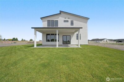 744 N WIDGEON Street , Moses Lake, WA 98837 - Photo 2