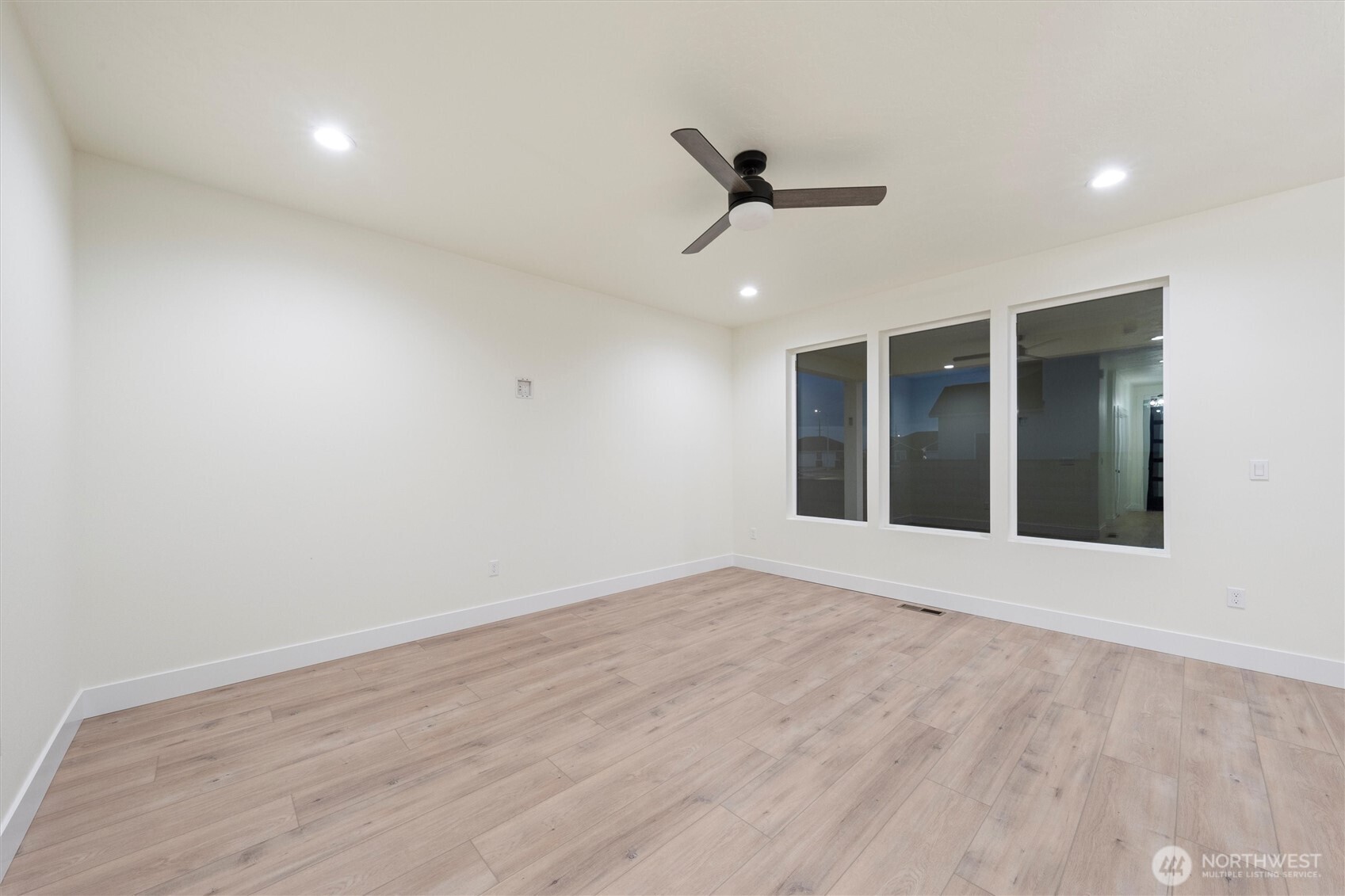 744 N WIDGEON Street , Moses Lake, WA 98837