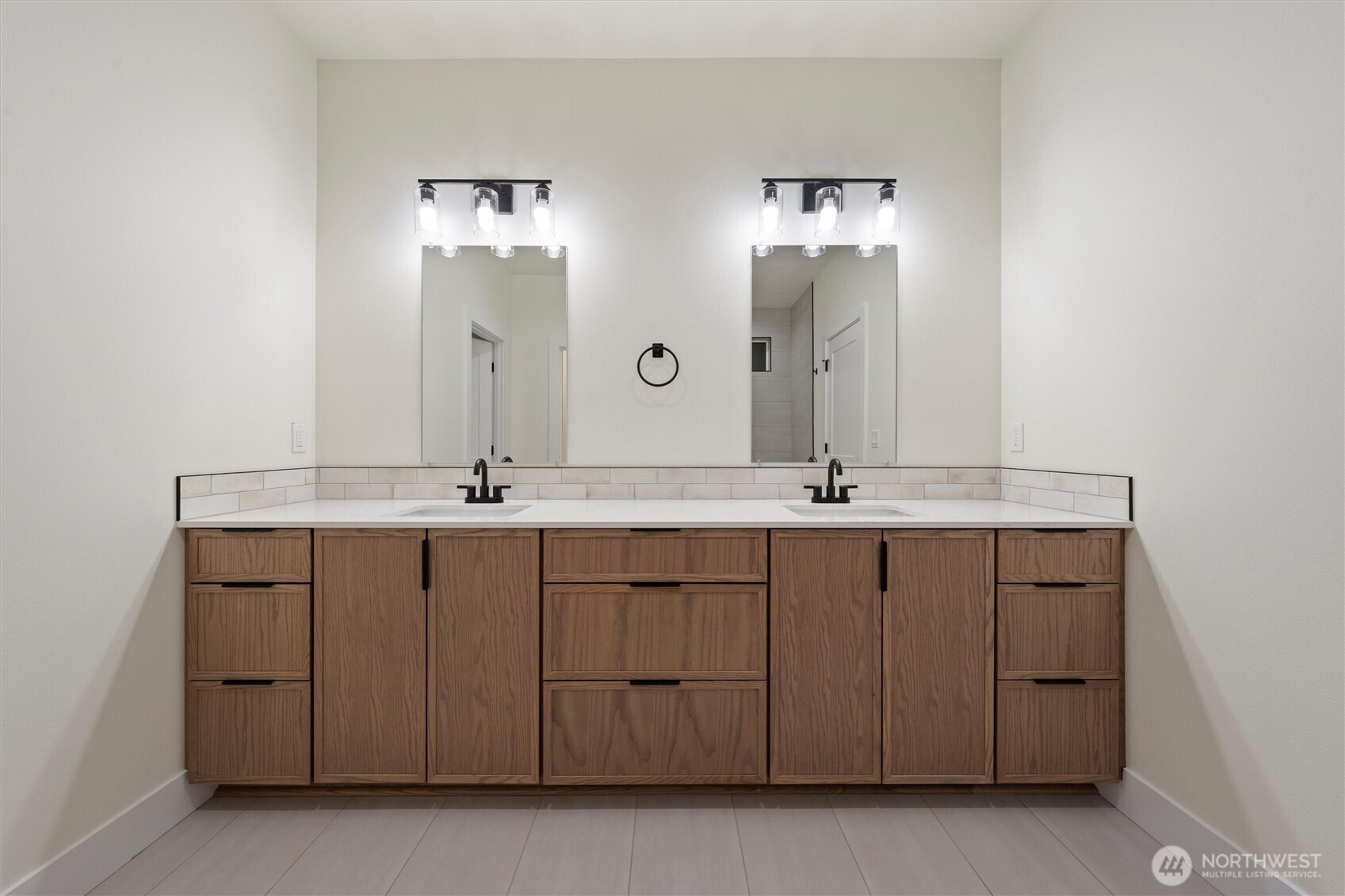 744 N WIDGEON Street , Moses Lake, WA 98837