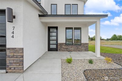 744 N WIDGEON Street , Moses Lake, WA 98837 - Photo 3