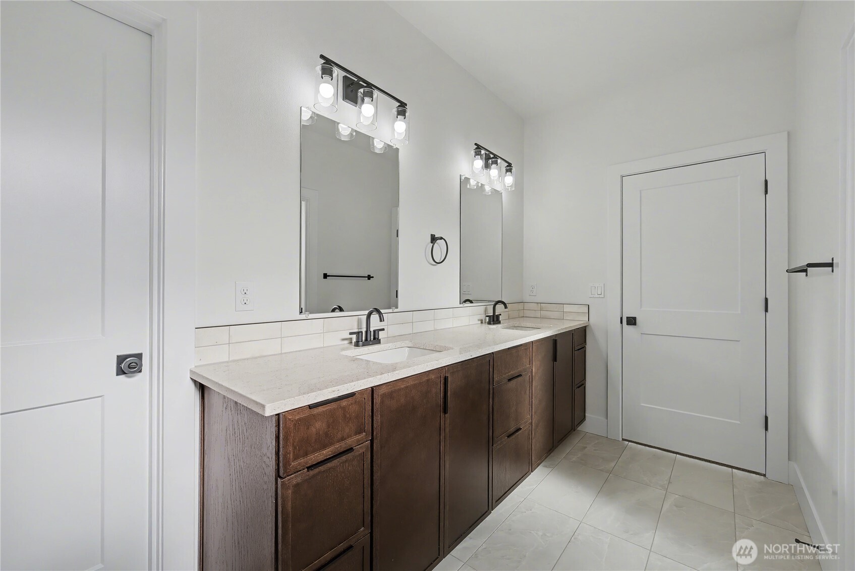 739 N Muscovy Street , Moses Lake, WA 98837