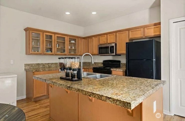 12902 81st Avenue Ct E, Puyallup, WA 98373