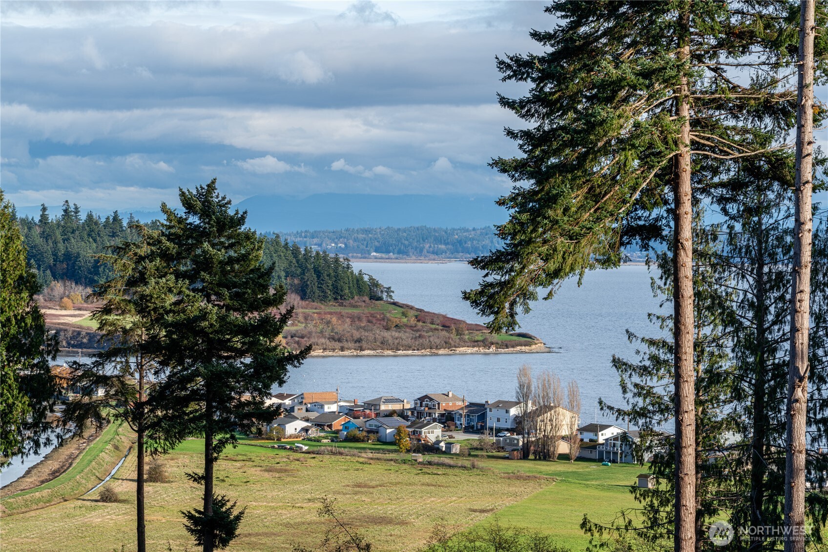 501 Vesper Way , Camano Island, WA 98282