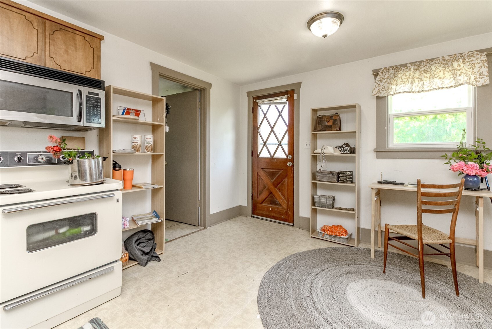 6845 S Clement Avenue , Tacoma, WA 98409