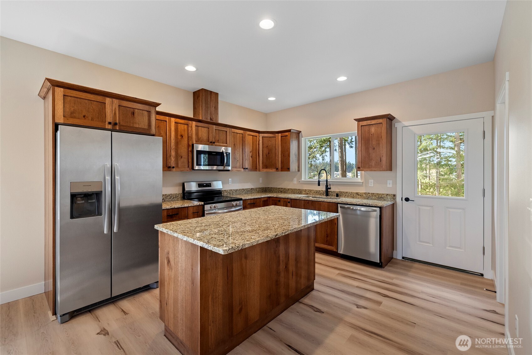 945 NW Heller Street #C2, Oak Harbor, WA 98277