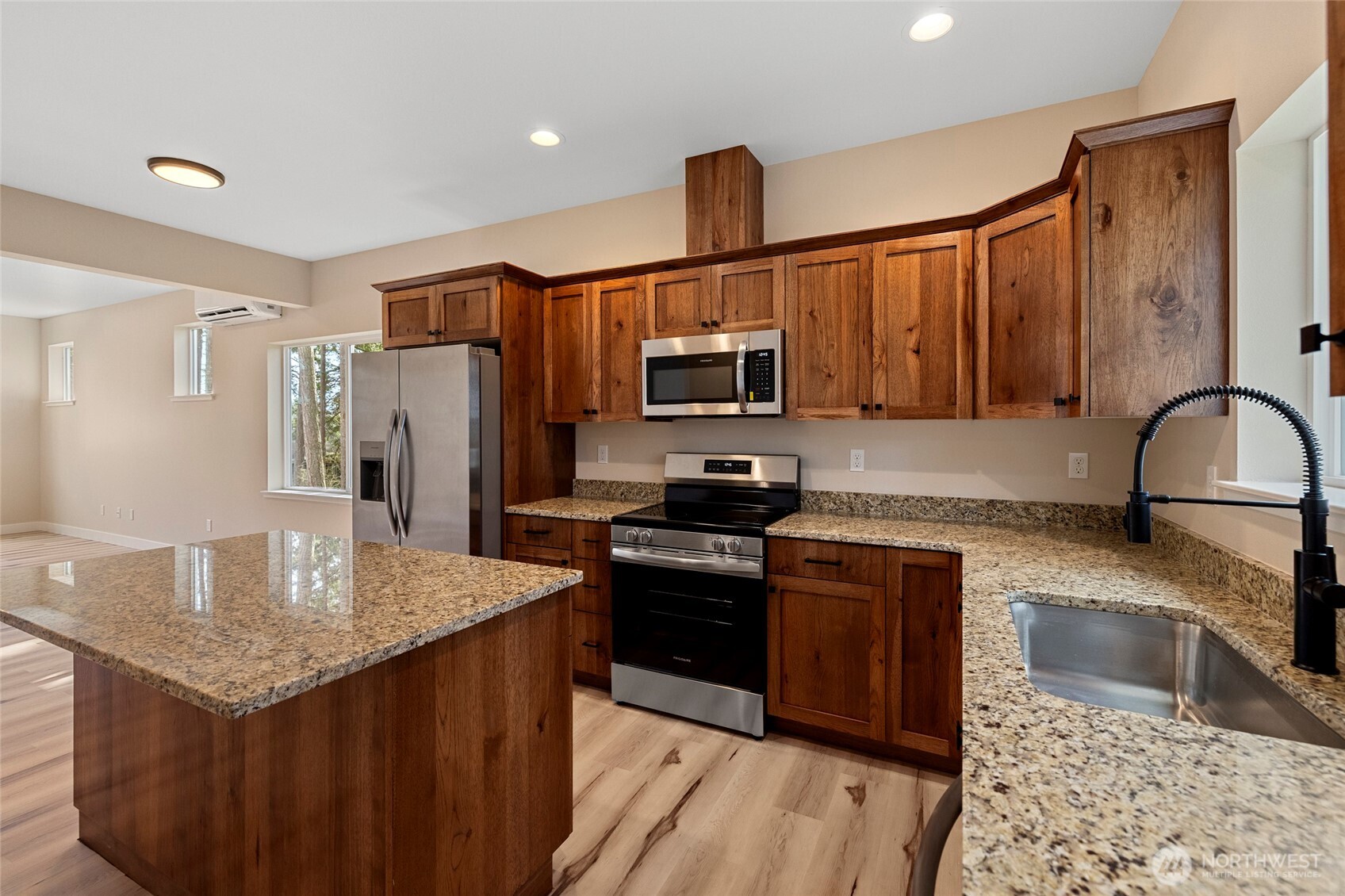 945 NW Heller Street #C2, Oak Harbor, WA 98277