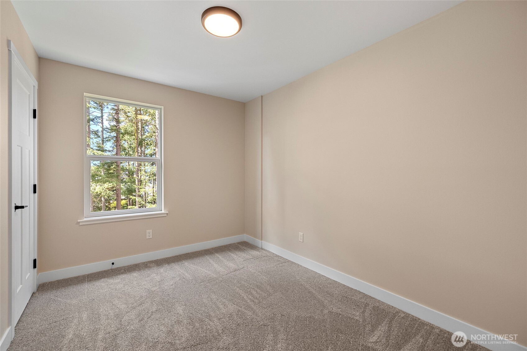 945 NW Heller Street #C2, Oak Harbor, WA 98277