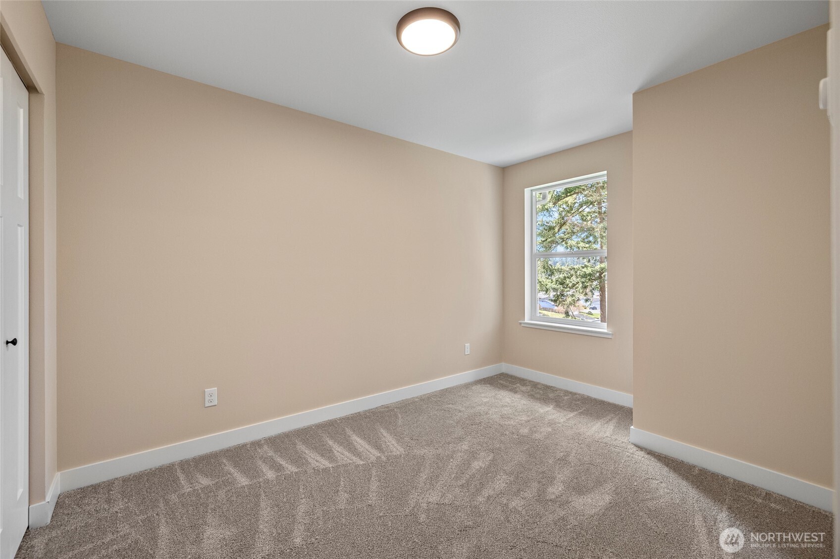 945 NW Heller Street #C2, Oak Harbor, WA 98277