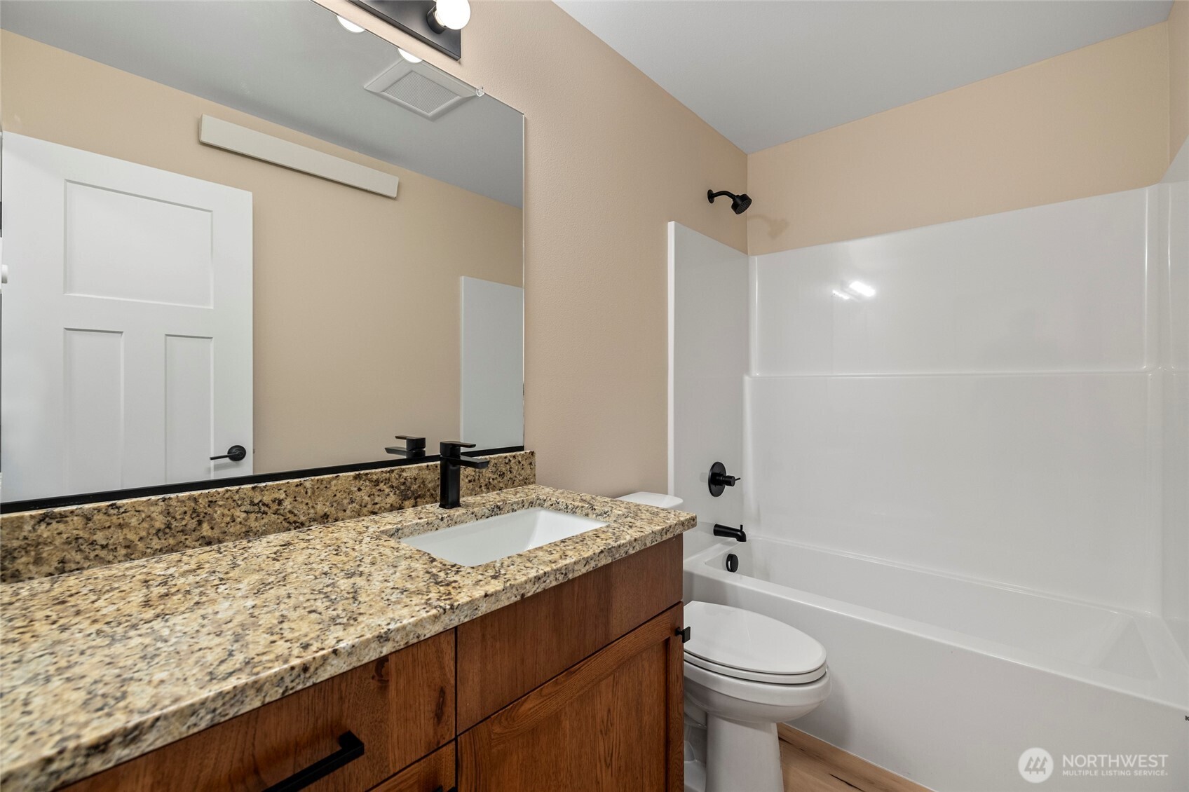 945 NW Heller Street #C2, Oak Harbor, WA 98277