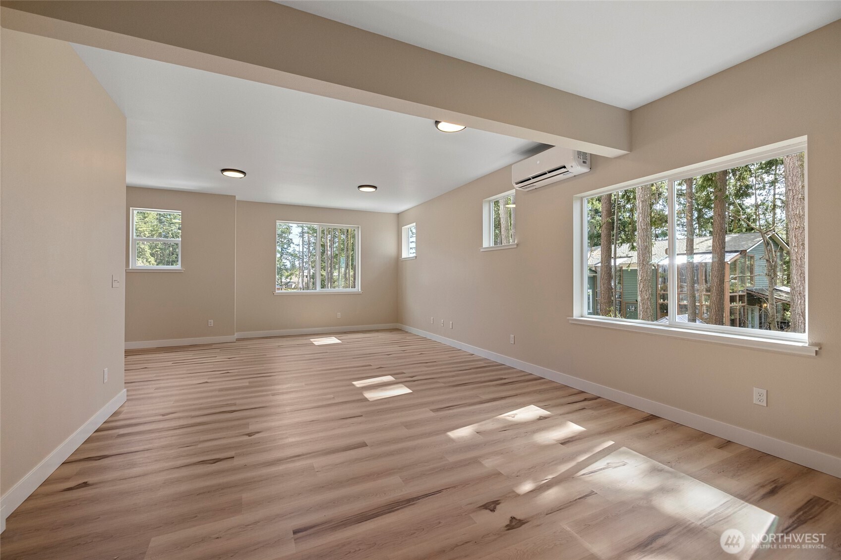 945 NW Heller Street #C2, Oak Harbor, WA 98277