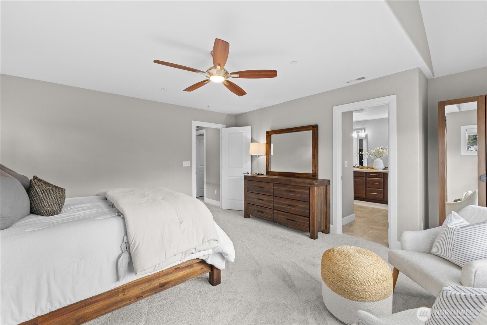 20048 94th Drive NE, Bothell, WA 98011-2348