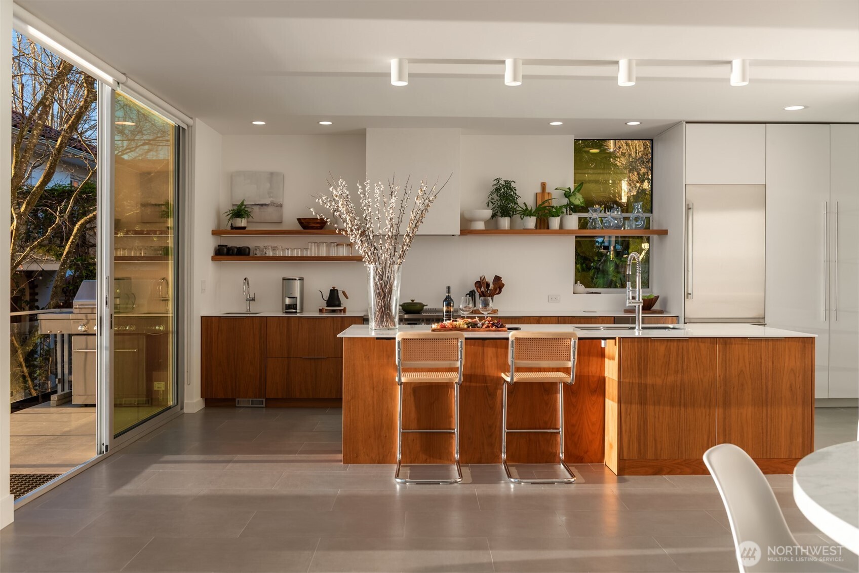 4717 Beach Drive SW, Seattle, WA 98116